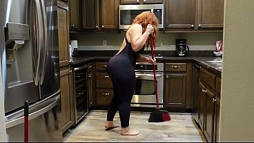 Aspen Blue gets into a fuck fest with a hung black womanizer