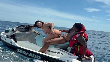 Natural Big Ass Beautiful Indian Aunty Loves Pussy Creampie